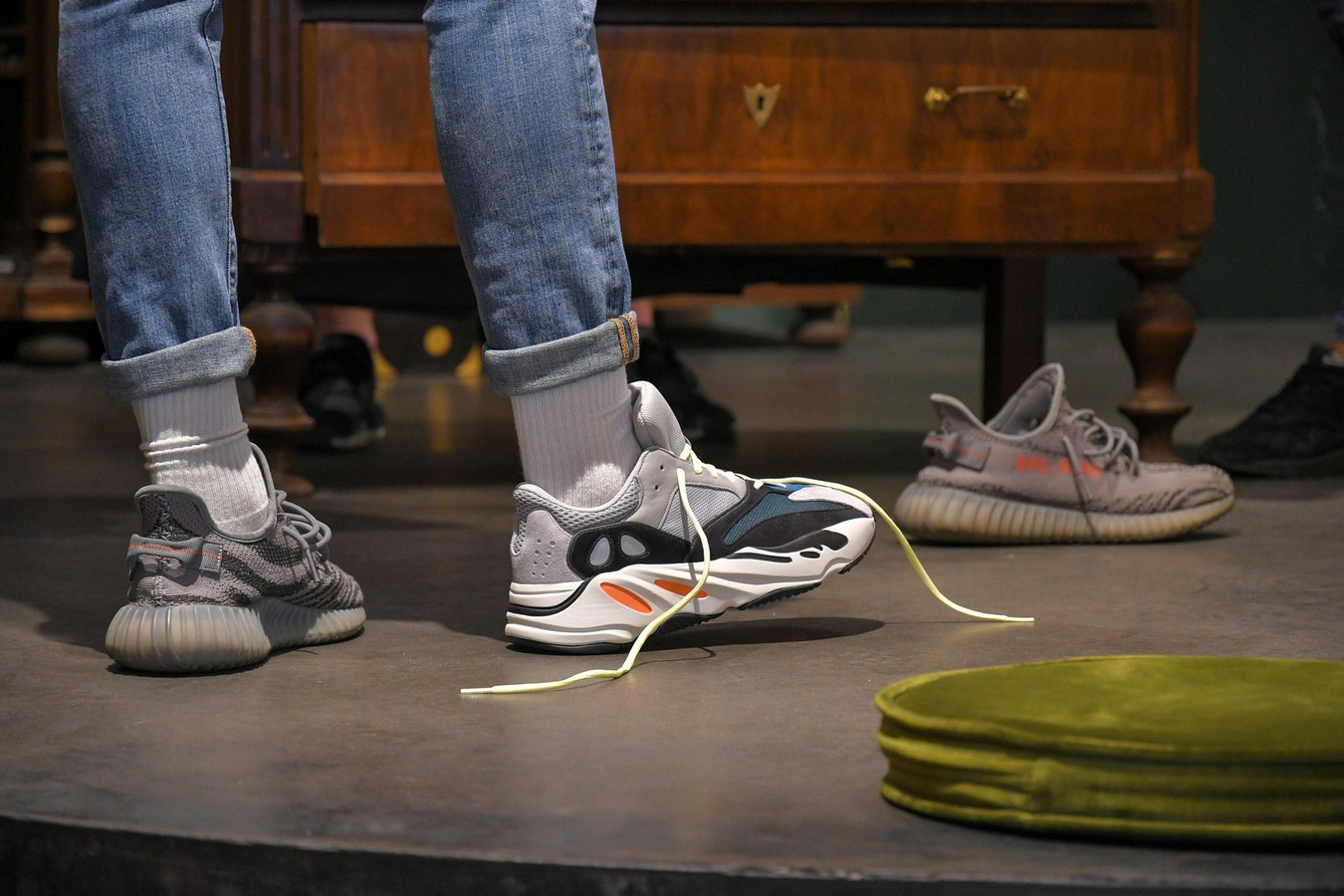 yeezy boost 700 cena