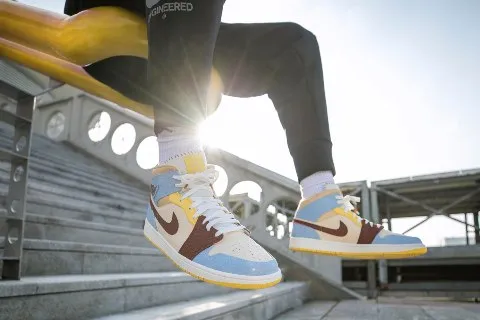 FOR THE FEARLESS ONES ONLY: NIKE AIR JORDAN 1 MID