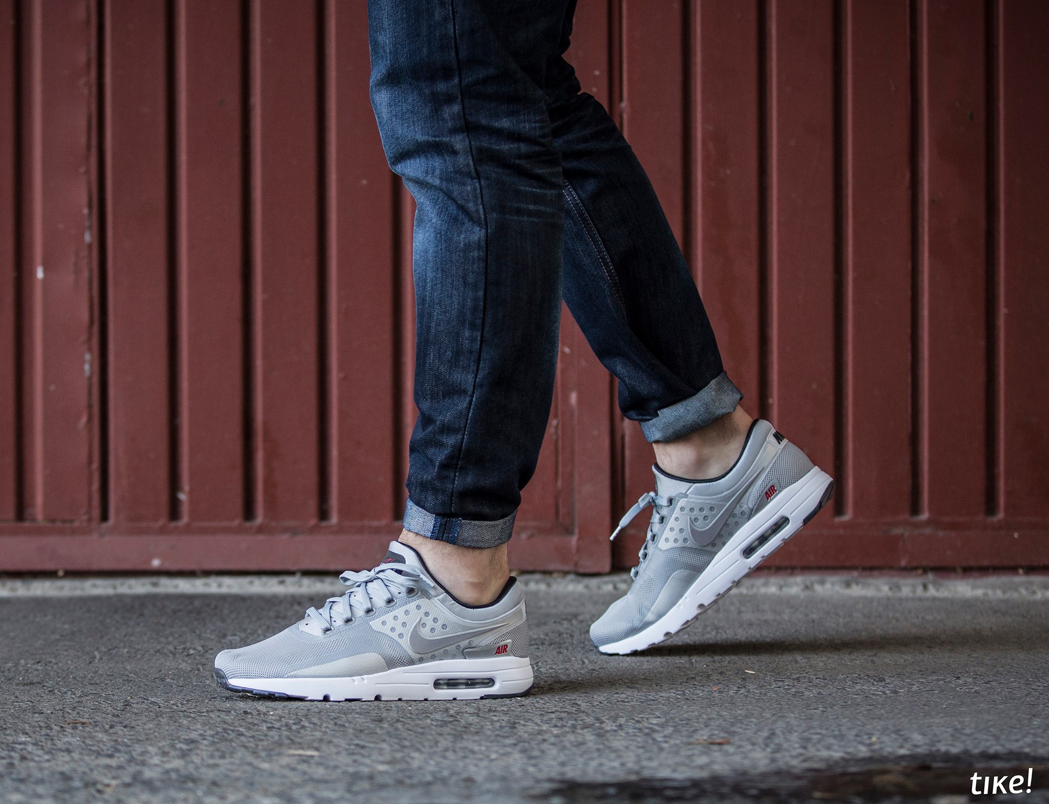 nike air max zero qs metallic silver