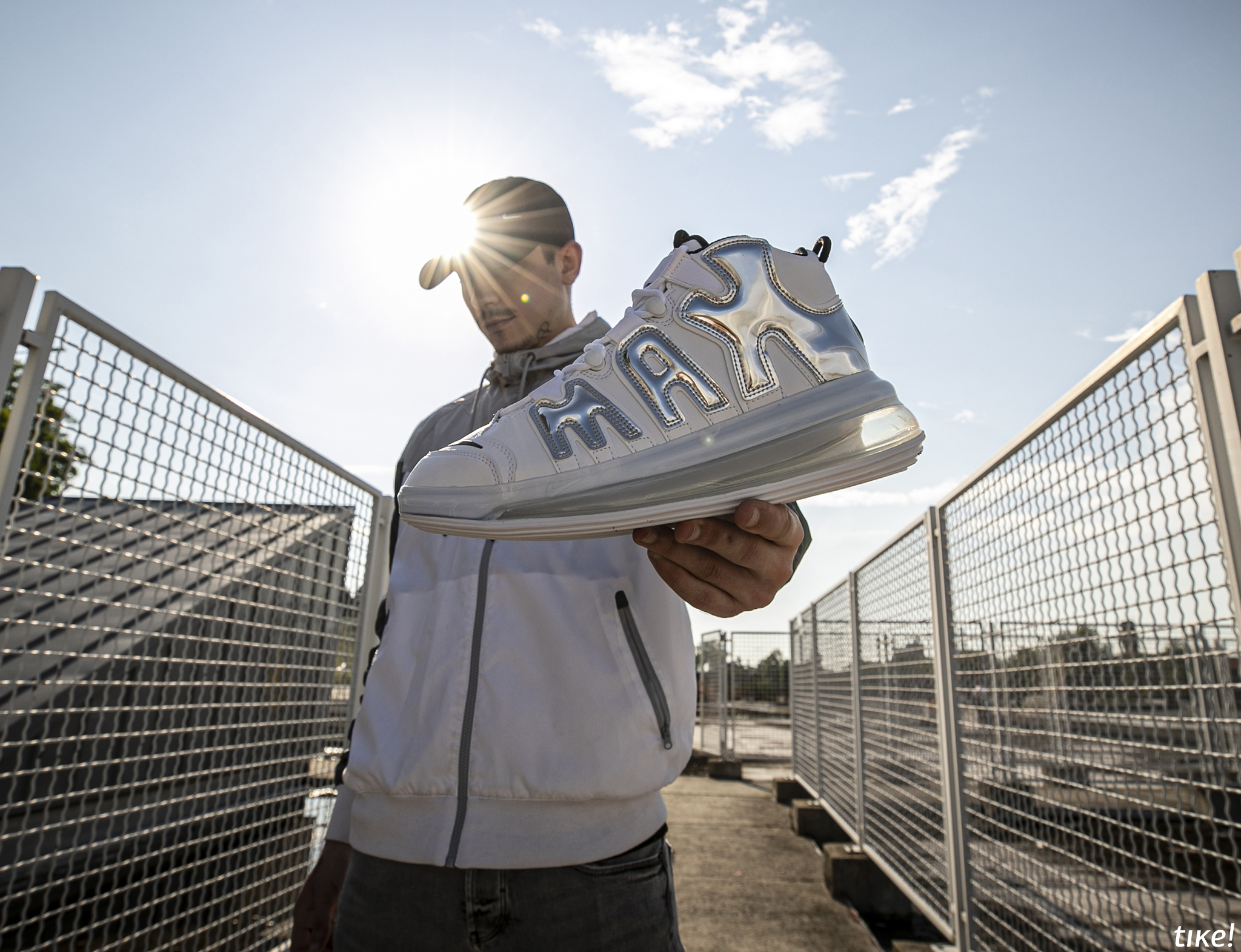 nike air more uptempo 720 on feet