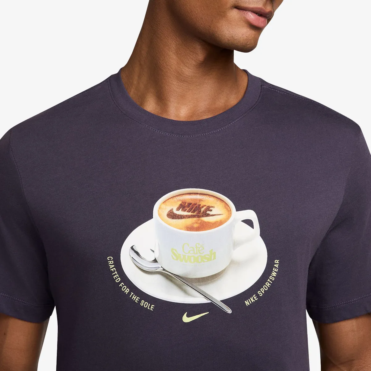 NIKE Majica U NSW TEE STD CAFE SWOOSH MUG