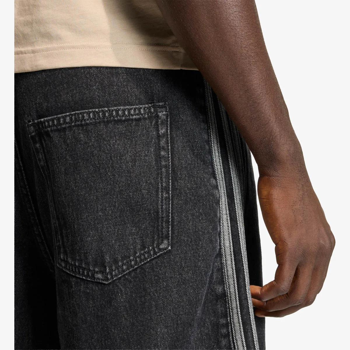 ADIDAS Šorc Firebird