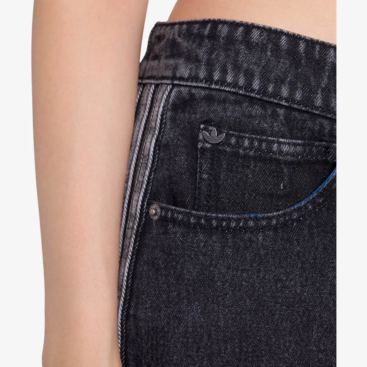 ADIDAS Šorc Firebird