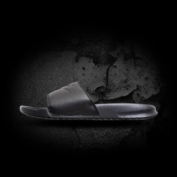 NIKE Papu e WMNS BENASSI JDI METALLIC QS AA4149 001 Tike.rs