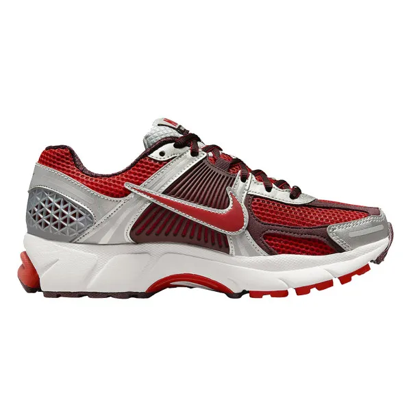 NIKE Patike WMNS NIKE VOMERO 5 